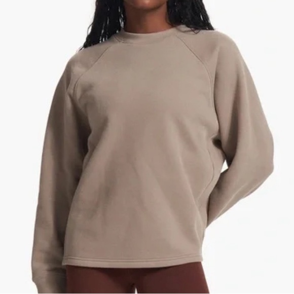 Women's Medium Warm and cozy Restore Oversized Crew . Asking 64 - Picture 1 of 3